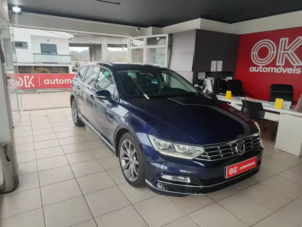Volkswagen Passat Variant 2018 - 21990 EUR, 137500 km - AUTO.MOTO.pt - 137500km - foto 2 de 44