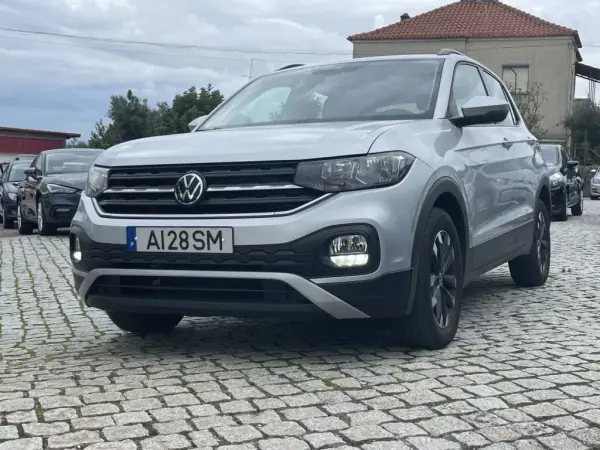 Volkswagen T-Cross 2021 - 17950 EUR, 62537 km - AUTO.MOTO.pt - 62537km - foto 2 de 10