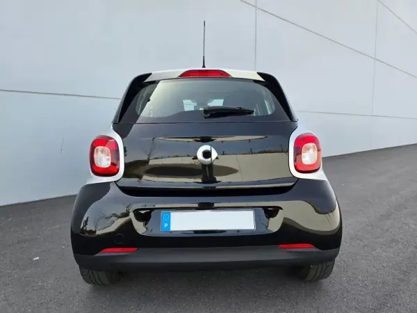 Smart ForFour 2015 - 7750 EUR, 124000 km - AUTO.MOTO.pt - 124000km - foto 11 de 29