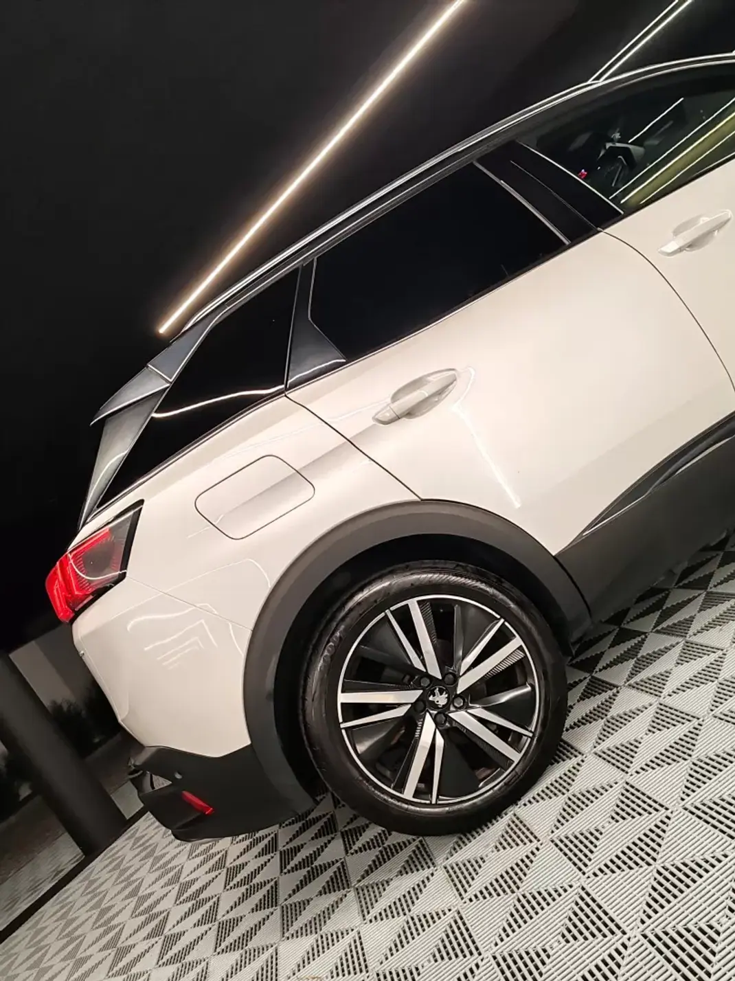 Peugeot 3008 2021 - 25750 EUR, 72000 km - AUTO.MOTO.pt - 72000km - foto 12 de 20