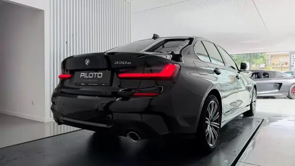 BMW 330 2019 - 30990 EUR, 62341 km - AUTO.MOTO.pt - 62341km - foto 9 de 33