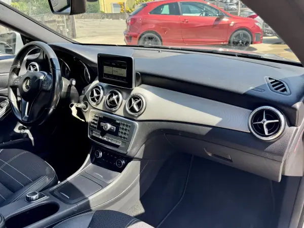 Mercedes-Benz CLA 220 2015 - 17500 EUR, 149000 km - 149000km - foto 7 de 20