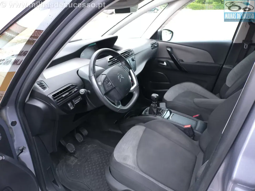 Citroën C4 Spacetourer 2019 - 15500 EUR, 123000 km - AUTO.MOTO.pt - 123000km - foto 15 de 22