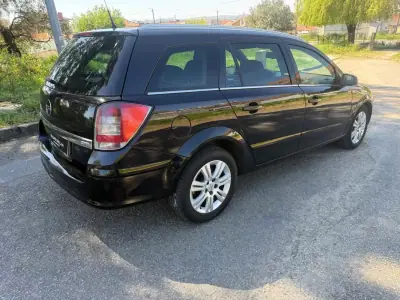 Opel Astra Caravan 2007 - 4450 EUR, 182000 km - AUTO.MOTO.pt - 182000km - foto 4 de 26