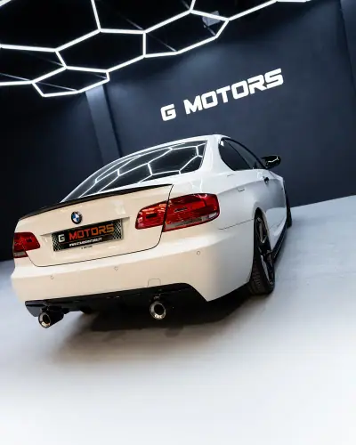 BMW 320 2009 - 15500 EUR, 259900 km - AUTO.MOTO.pt - 259900km - foto 5 de 16
