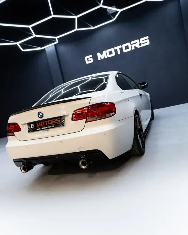 BMW 320 2009 - 15500 EUR, 259900 km - AUTO.MOTO.pt - 259900km - foto 5 de 16