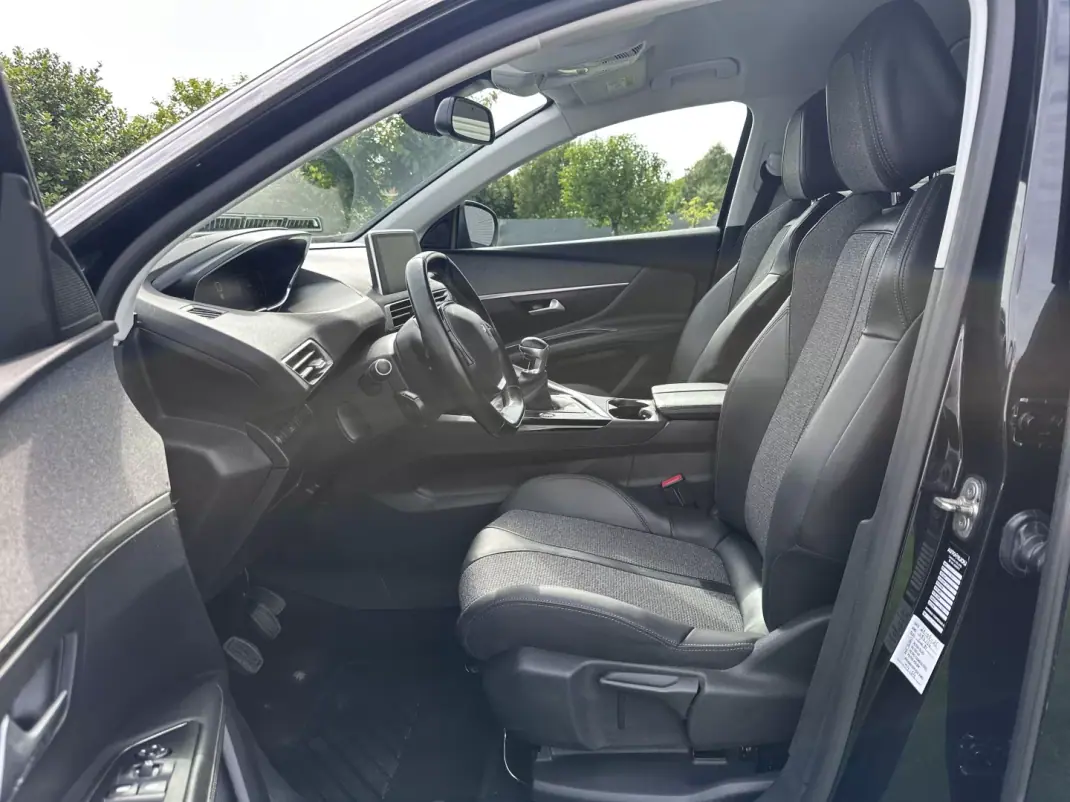 Peugeot 3008 2019 - 17900 EUR, 180000 km - AUTO.MOTO.pt - 180000km - foto 50 de 62