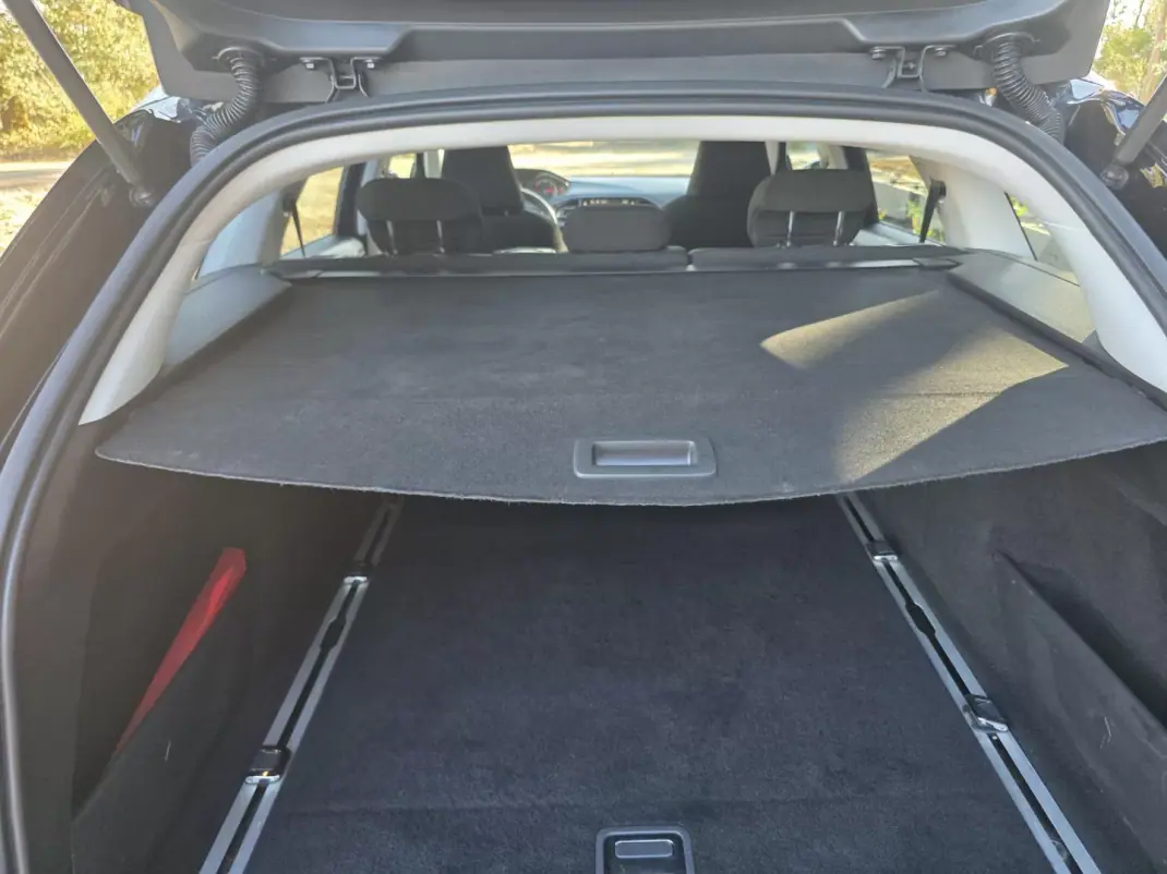 Peugeot 308 SW 2015 - 7500 EUR, 280000 km - 280000km - foto 10 de 56