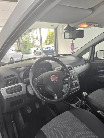 Fiat Grande Punto 2010 - 6000 EUR, 161462 km - AUTO.MOTO.pt - 161462km - foto 23 de 35
