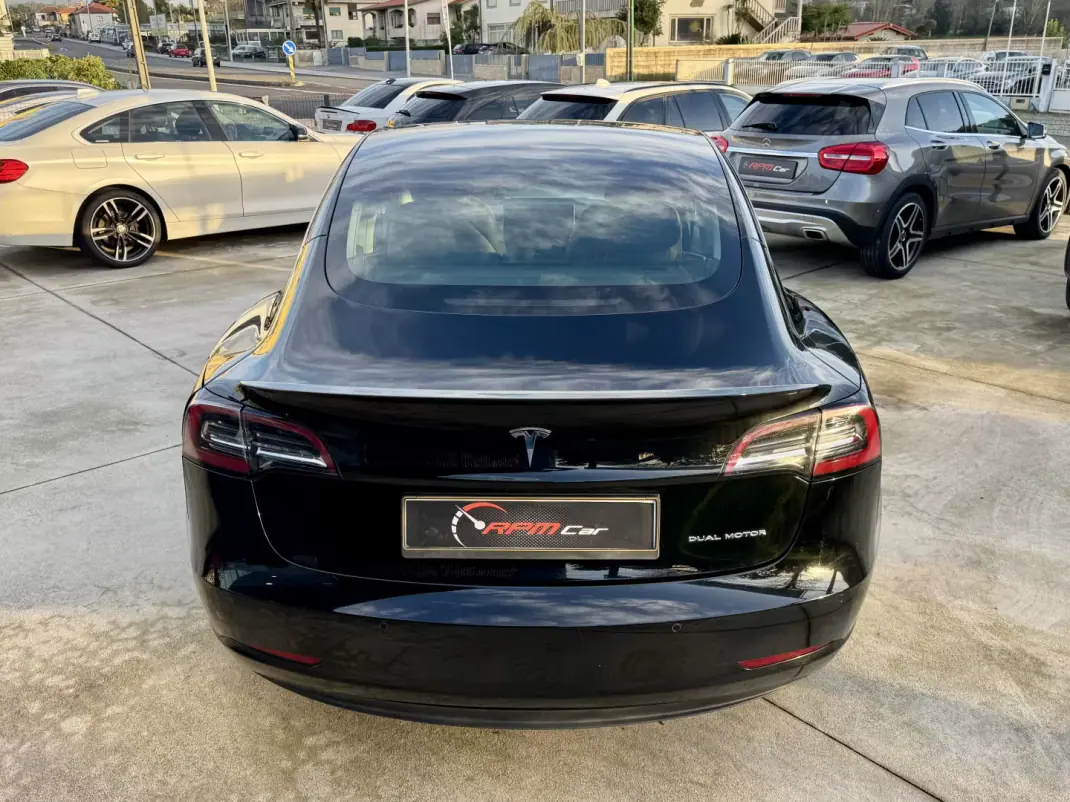 Tesla Model 3 2019 - 25999 EUR, 60000 km - AUTO.MOTO.pt - 60000km - foto 14 de 24