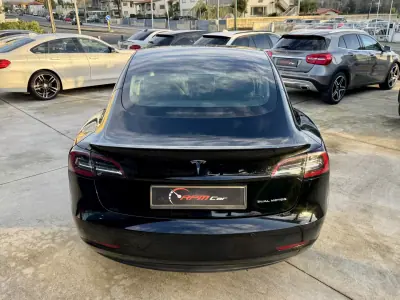Tesla Model 3 2019 - 25999 EUR, 60000 km - AUTO.MOTO.pt - 60000km - foto 14 de 24
