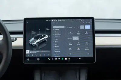 Tesla Model Y 2023 - 35950 EUR, 57000 km - 57000km - foto 30 de 49