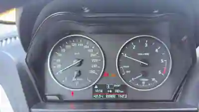 BMW 116 2015 - 9990 EUR, 227000 km - AUTO.MOTO.pt - 227000km - foto 8 de 13