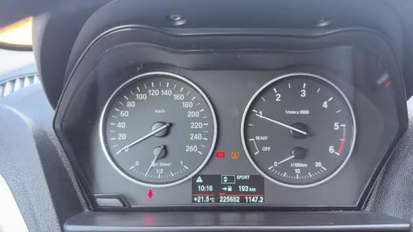 BMW 116 2015 - 9990 EUR, 227000 km - AUTO.MOTO.pt - 227000km - foto 8 de 13