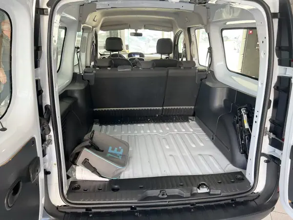 Renault Kangoo 2021 - 15800 EUR, 67687 km - AUTO.MOTO.pt - 67687km - foto 22 de 22
