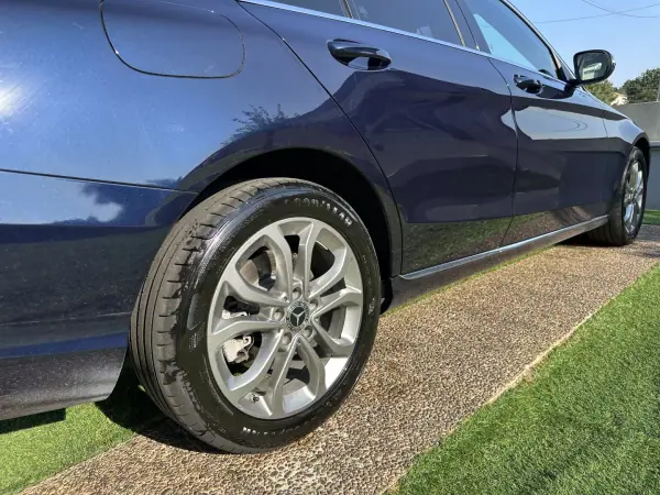 Mercedes-Benz C 180 2017 - 15900 EUR, 249000 km - AUTO.MOTO.pt - 249000km - foto 23 de 58