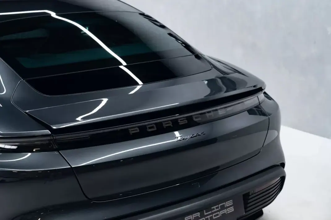 Porsche Taycan 2024 - 84950 EUR, 8000 km - AUTO.MOTO.pt - 8000km - foto 12 de 58