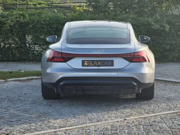 Audi e-tron GT 2021 - 52499 EUR, 100000 km - AUTO.MOTO.pt - 100000km - foto 8 de 46