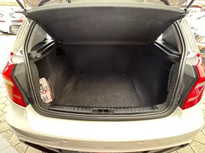 BMW 118 2010 - 10750 EUR, 289185 km - AUTO.MOTO.pt - 289185km - foto 17 de 18