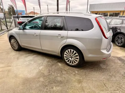 Ford Focus SW 2010 - 7990 EUR, 256850 km - AUTO.MOTO.pt - 256850km - foto 4 de 8