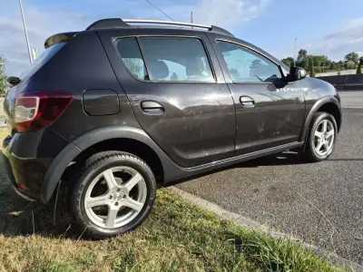 Dacia Sandero 2016 - 10499 EUR, 31976 km - AUTO.MOTO.pt - 31976km - foto 5 de 26