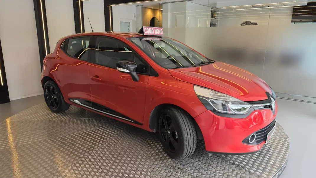 Renault Clio 2014 - 7900 EUR, 194340 km - AUTO.MOTO.pt - 194340km - foto 19 de 47