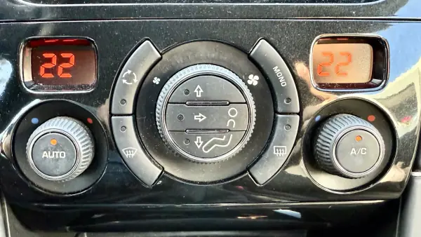 Peugeot RCZ 2015 - 16990 EUR, 144034 km - AUTO.MOTO.pt - 144034km - foto 40 de 64