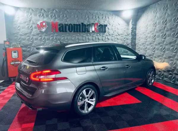 Peugeot 308 2019 - 12990 EUR, 119631 km - AUTO.MOTO.pt - 119631km - foto 4 de 26