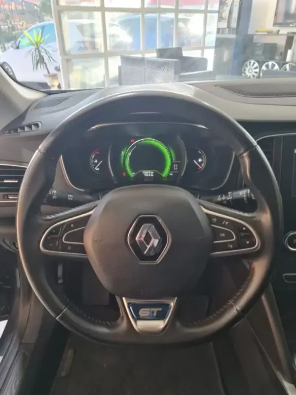 Renault Mégane 2016 - 13600 EUR, 152000 km - AUTO.MOTO.pt - 152000km - foto 12 de 21