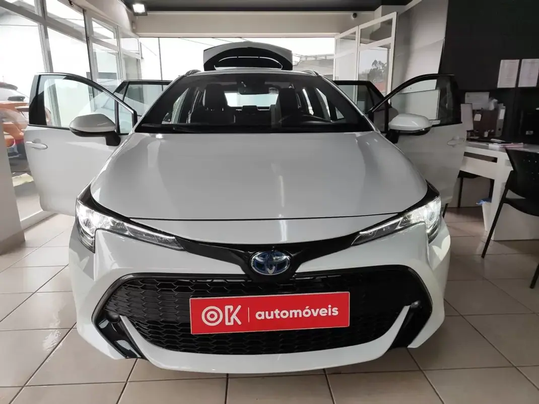 Toyota Corolla Touring Sports 2021 - 21950 EUR, 114000 km - AUTO.MOTO.pt - 114000km - foto 20 de 35