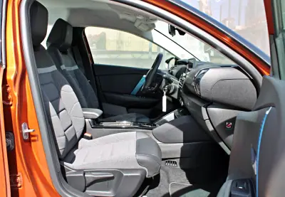 Citroën e-C4 2022 - 19800 EUR, 31976 km - AUTO.MOTO.pt - 31976km - foto 16 de 30