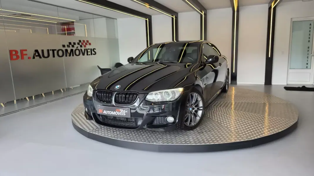 BMW 320 2010 - 16900 EUR, 194446 km - 194446km - foto 11 de 49