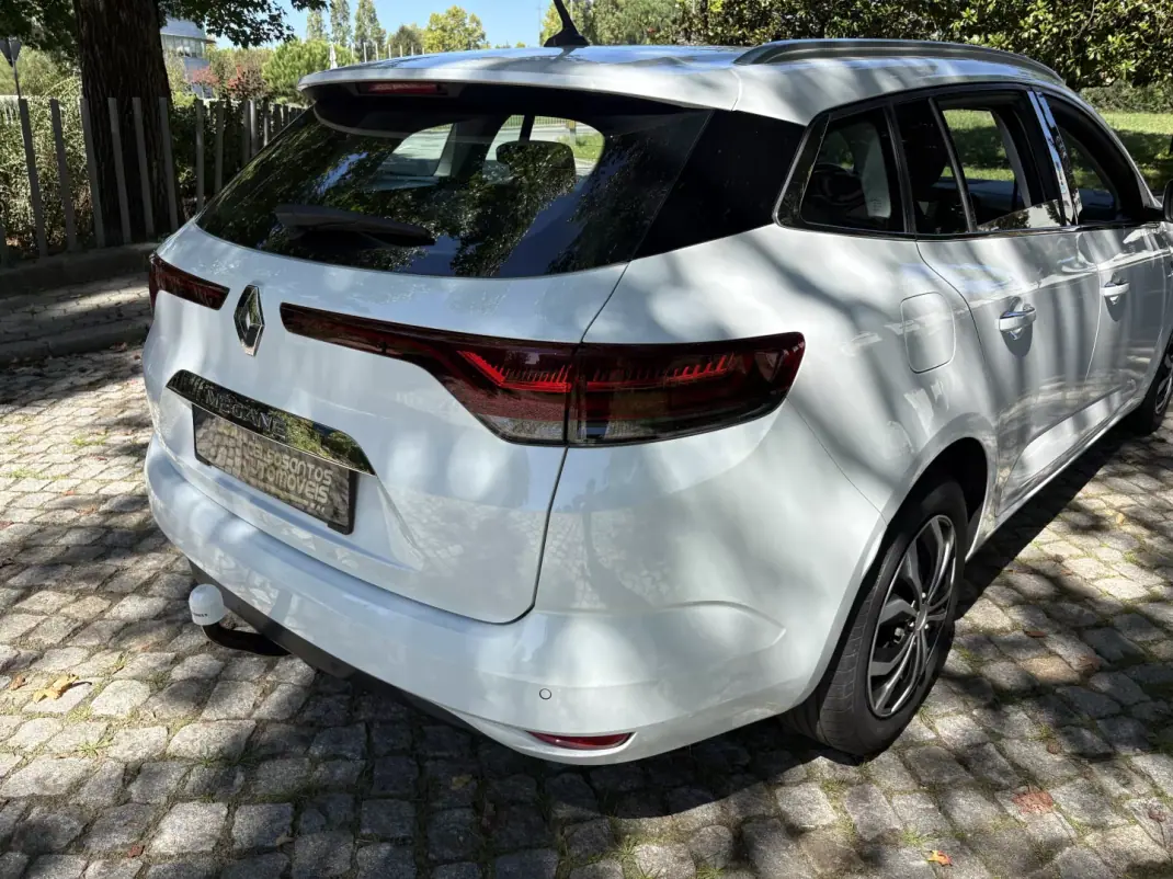 Renault Mégane 2022 - 17500 EUR, 149000 km - 149000km - foto 6 de 18