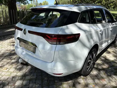 Renault Mégane 2022 - 17500 EUR, 149000 km - 149000km - foto 6 de 18