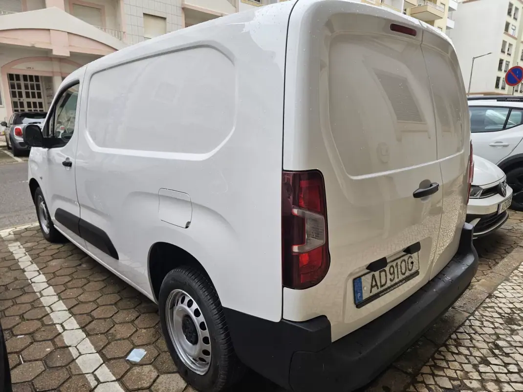 Peugeot Partner 1.5 BlueHDI Pro Longa 3L 2020 - 12900 EUR, 187531 km - AUTO.MOTO.pt - 187531km - foto 4 de 13