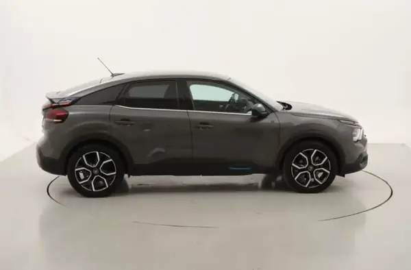 Citroën e-C4 2021 - 17000 EUR, 44000 km - AUTO.MOTO.pt - 44000km - foto 5 de 12