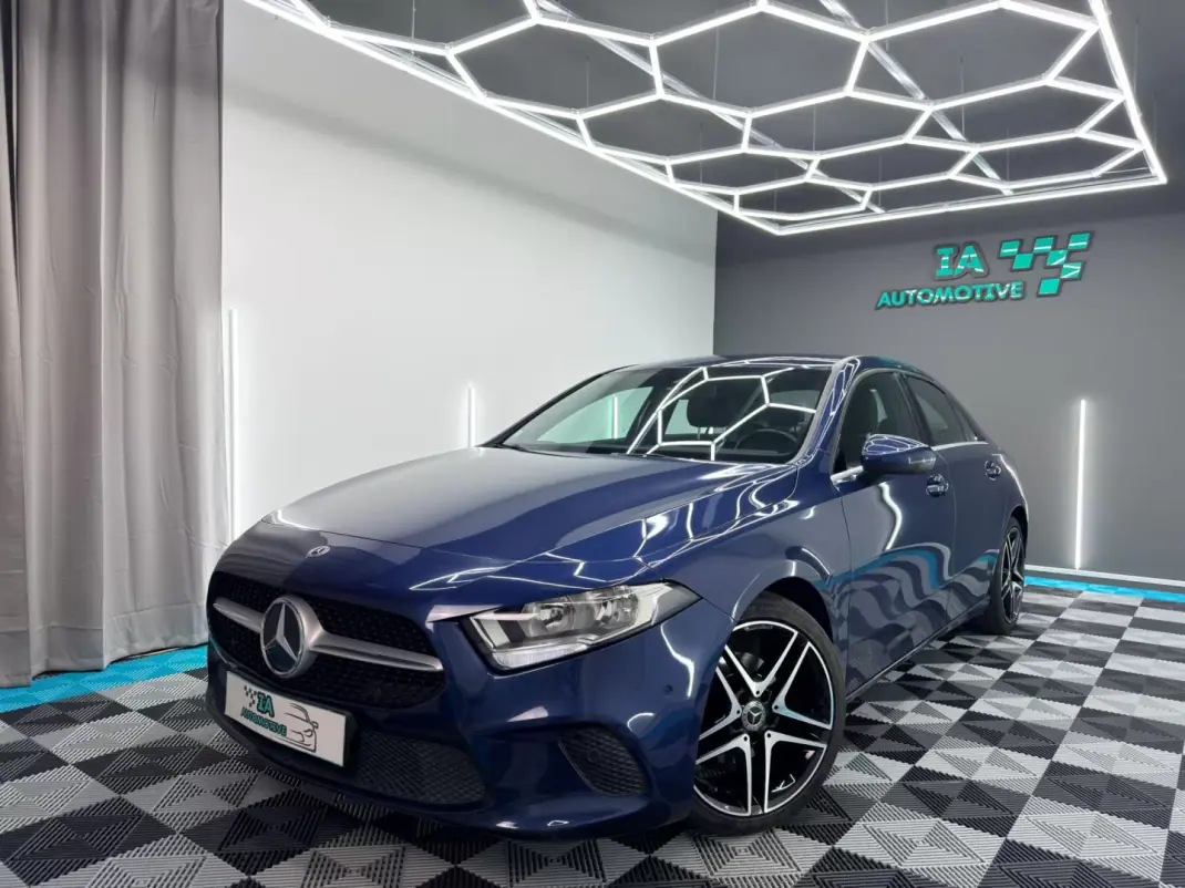 Mercedes-Benz A 180 Limousine 2020 - 19500 EUR, 136000 km - AUTO.MOTO.pt - 136000km - foto 1 de 20