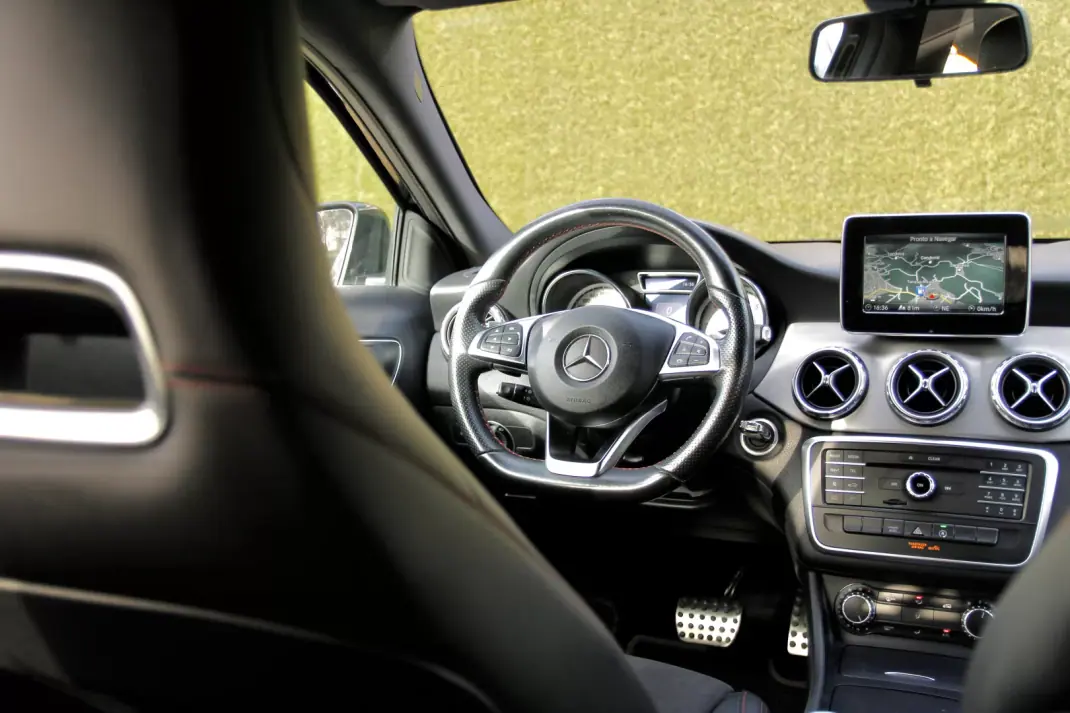 Mercedes-Benz GLA 180 2016 - 22500 EUR, 148000 km - AUTO.MOTO.pt - 148000km - foto 3 de 32