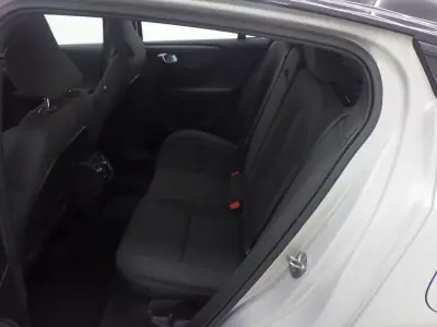 Volvo C40 2021 - 31750 EUR, 84821 km - AUTO.MOTO.pt - 84821km - foto 7 de 11