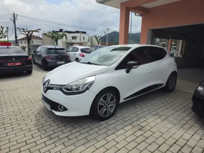 Renault Clio 2016 - 8990 EUR, 152000 km - AUTO.MOTO.pt - 152000km - foto 3 de 14