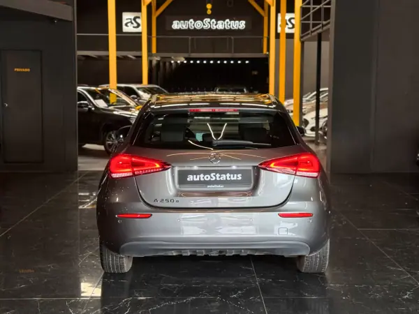Mercedes-Benz A 250 2022 - 25990 EUR, 75700 km - AUTO.MOTO.pt - 75700km - foto 6 de 23