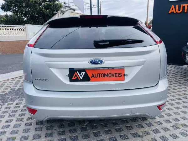 Ford Focus 2010 - 5950 EUR, 213699 km - AUTO.MOTO.pt - 213699km - foto 6 de 12