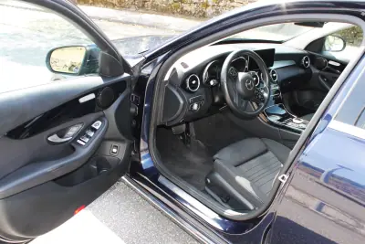 Mercedes-Benz C 300 2020 - 28990 EUR, 128000 km - AUTO.MOTO.pt - 128000km - foto 16 de 36