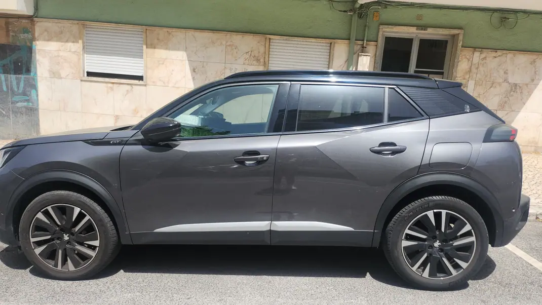 Peugeot 2008 2022 - 18500 EUR, 67000 km - AUTO.MOTO.pt - 67000km - foto 1 de 8