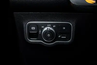 Mercedes-Benz GLB 180 2021 - 32790 EUR, 161385 km - AUTO.MOTO.pt - 161385km - foto 20 de 45