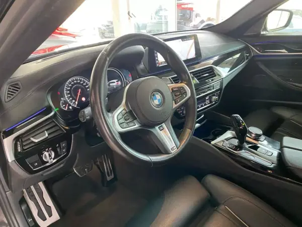 BMW M550d 2017 - 44900 EUR, 138217 km - AUTO.MOTO.pt - 138217km - foto 9 de 55