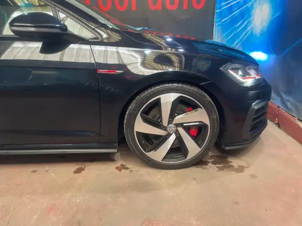 Volkswagen Golf 2019 - 30500 EUR, 106000 km - AUTO.MOTO.pt - 106000km - foto 21 de 47