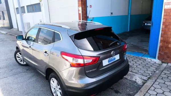 Nissan Qashqai 2015 - 12400 EUR, 173000 km - AUTO.MOTO.pt - 173000km - foto 10 de 22