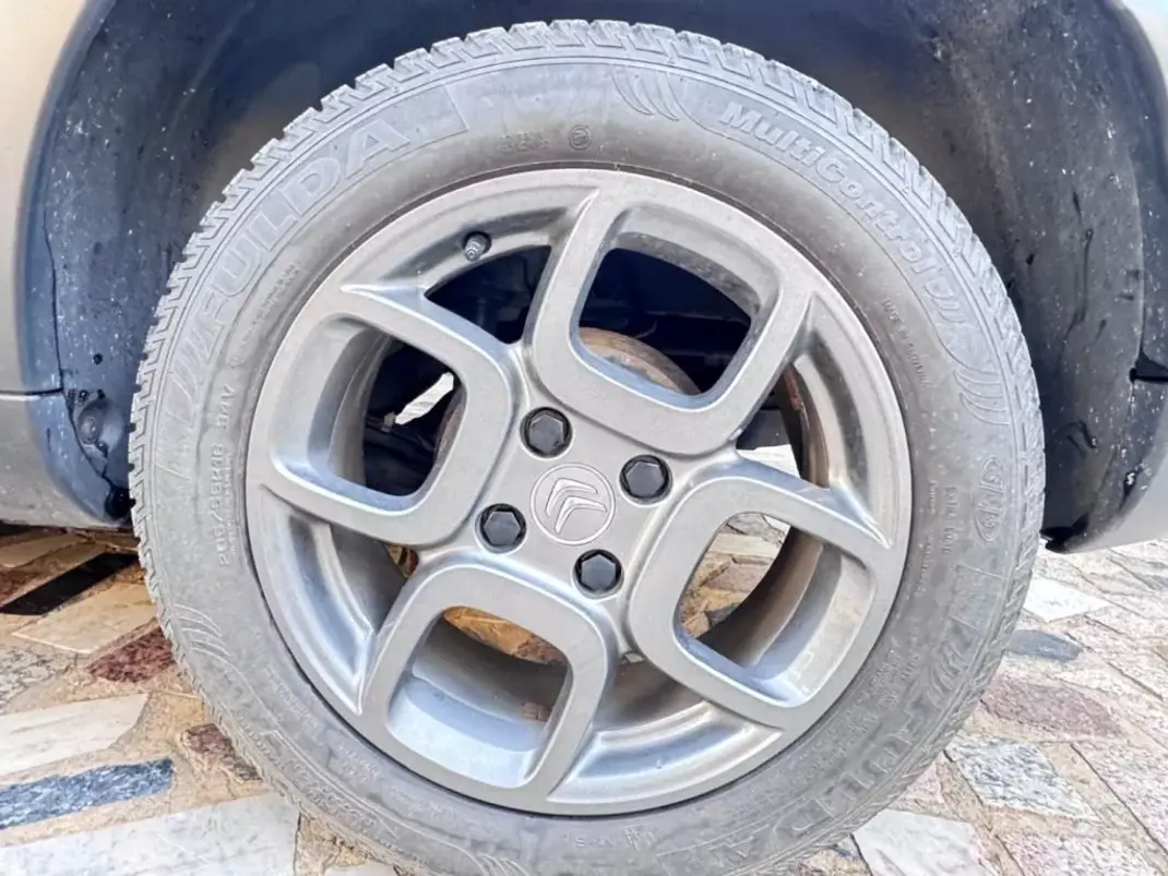 Citroën C4 Cactus 2016 - 14990 EUR, 136083 km - 136083km - foto 10 de 10