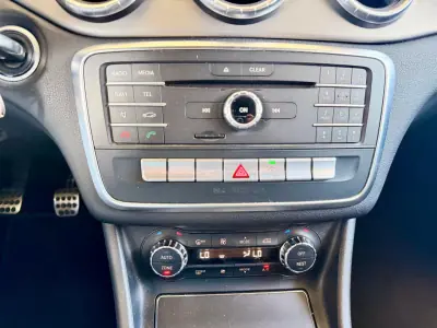 Mercedes-Benz CLA 180 2016 - 18990 EUR, 209795 km - AUTO.MOTO.pt - 209795km - foto 16 de 23